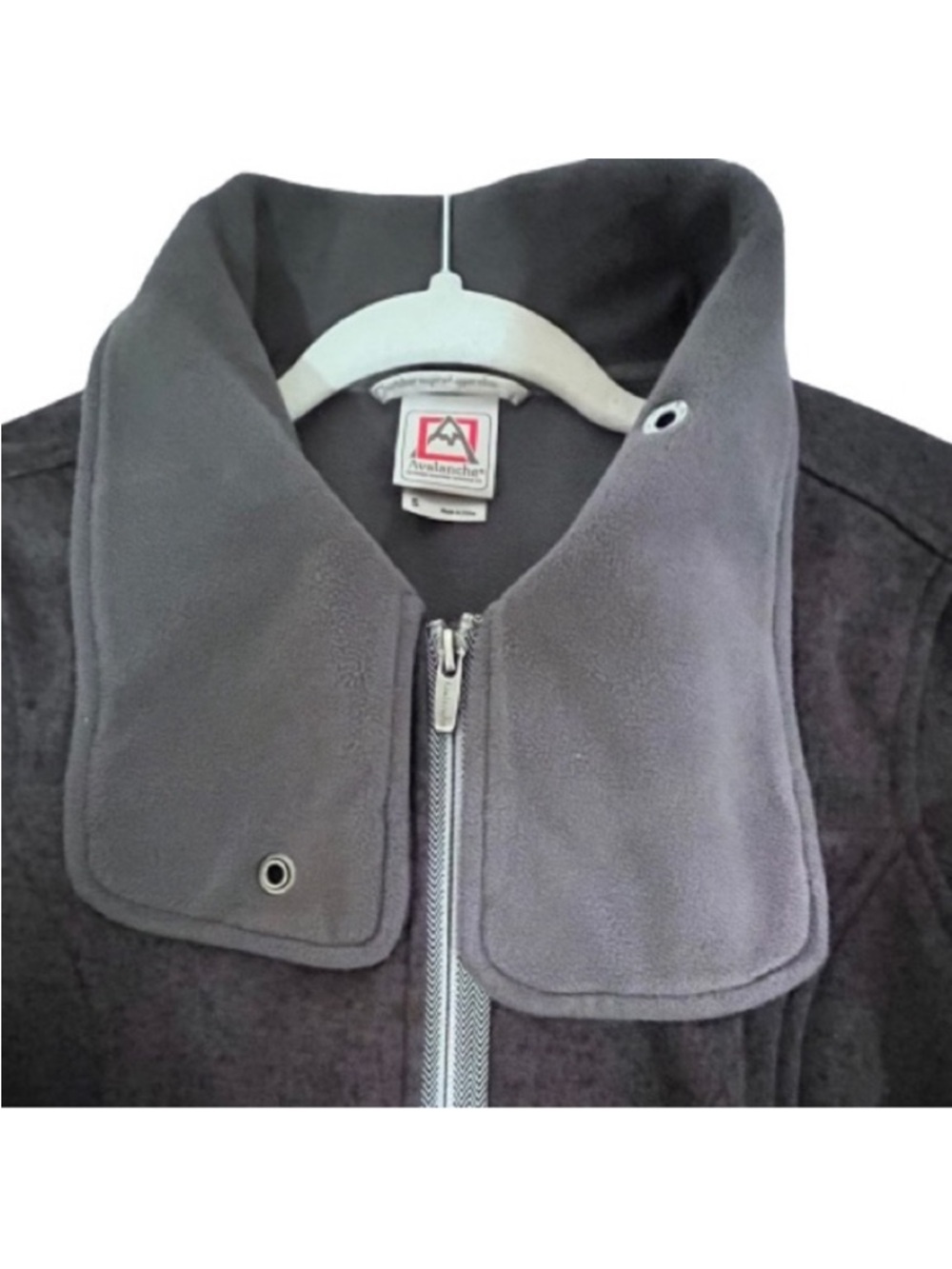 Avalanche Women's Charcoal Gray Zip Down Jacket. Size: small - Picture 3 of 9